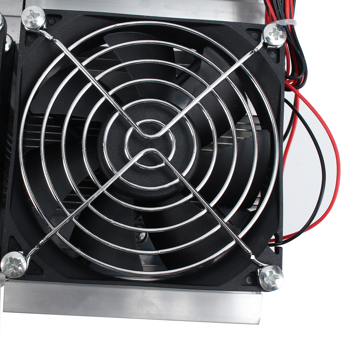DC-12V-30A-Semiconductor-Refrigeration-Radiator-Cooling-Equipment-Plate-Module-With-Four-Fan-1245114